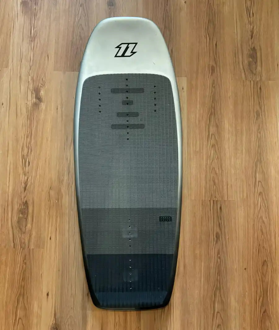 2021-north-scoop-120-foilbräda-framsida-kiteboardcenter-kite-och-wingbutiken