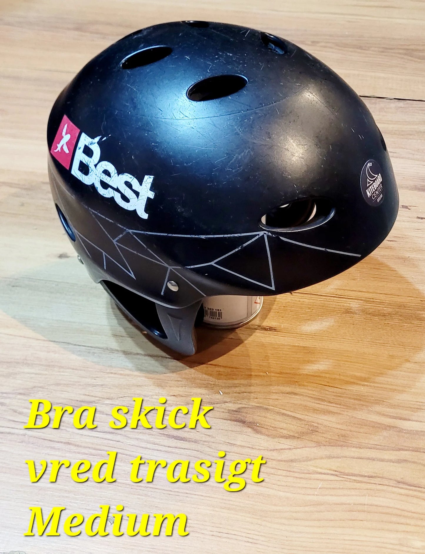 Begagnade hjälmar för vattensport