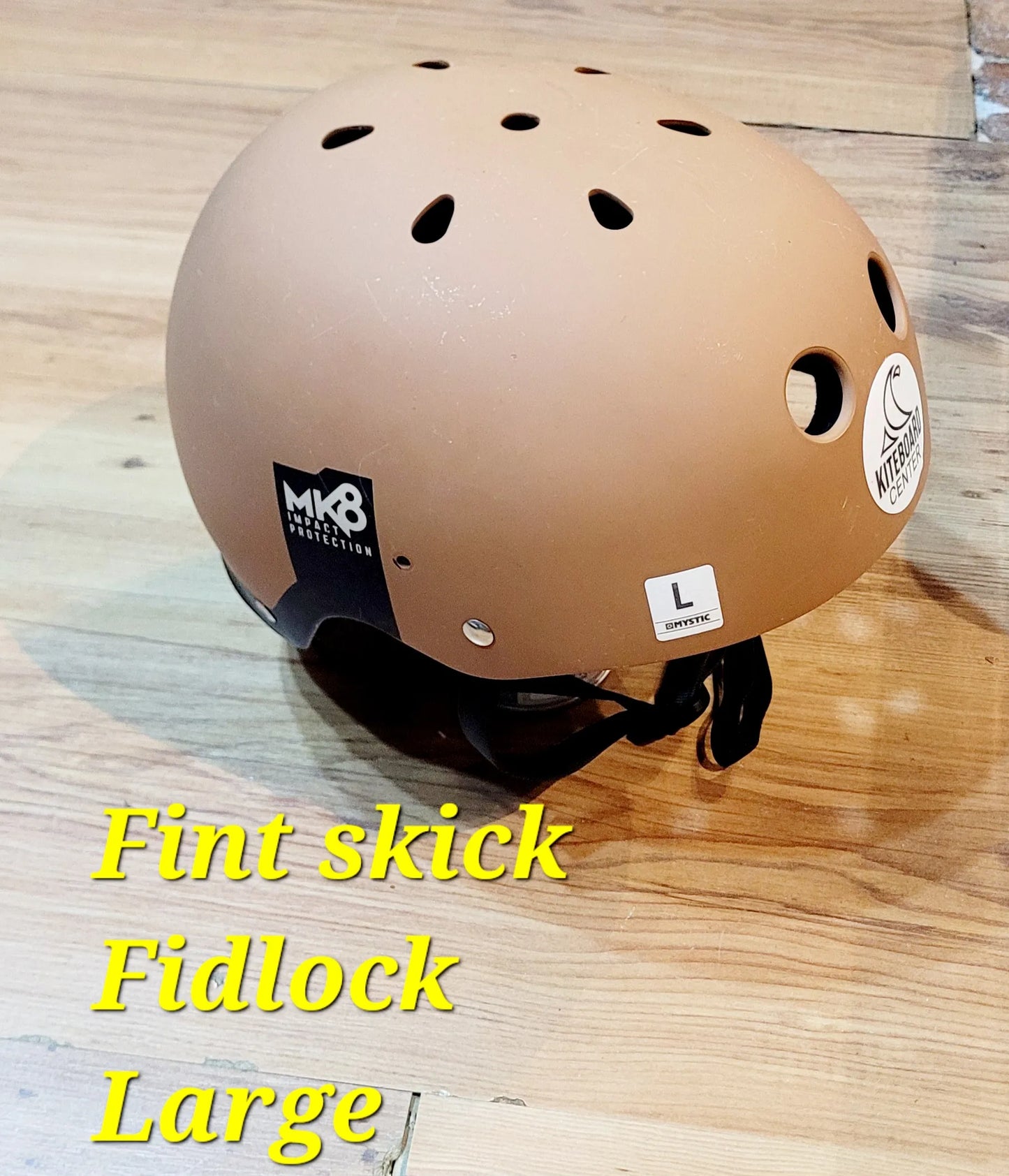 Begagnade hjälmar för vattensport