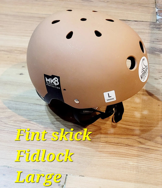 Begagnade hjälmar för vattensport