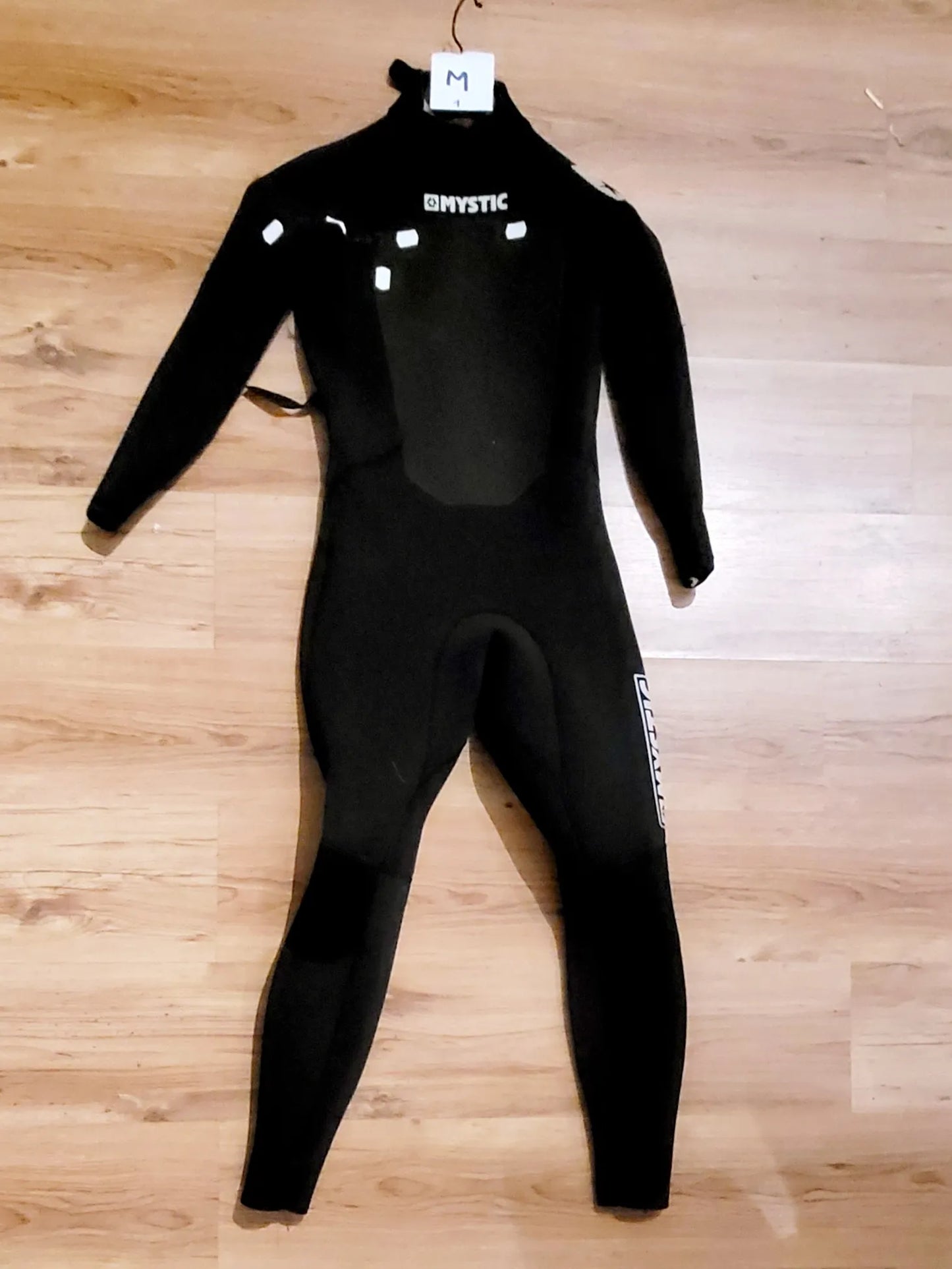 Mystic_Star_Medium_Svart_1_OK_Skick