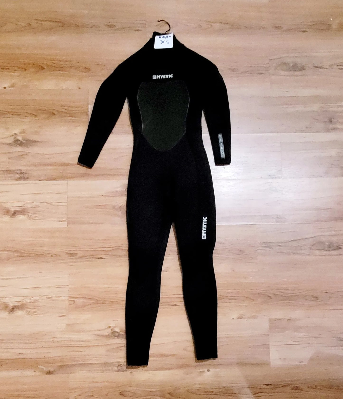 Mystic_Star_XS_Dam_nyskick_i_110