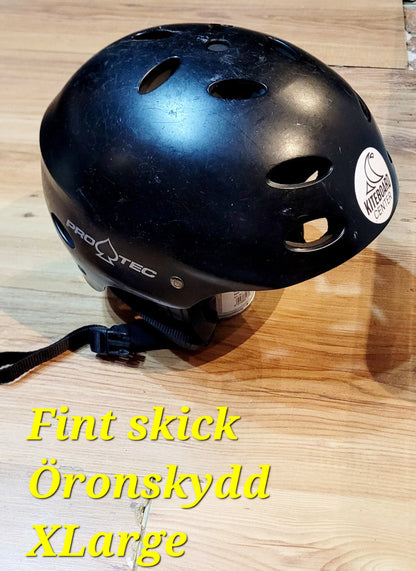 Begagnade hjälmar för vattensport