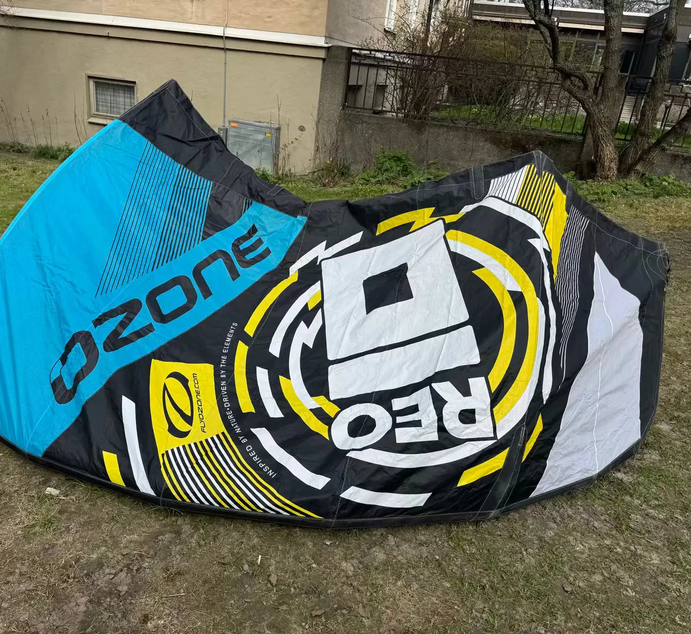 Begagnad kite Ozone REO 10 m2 inkl bom