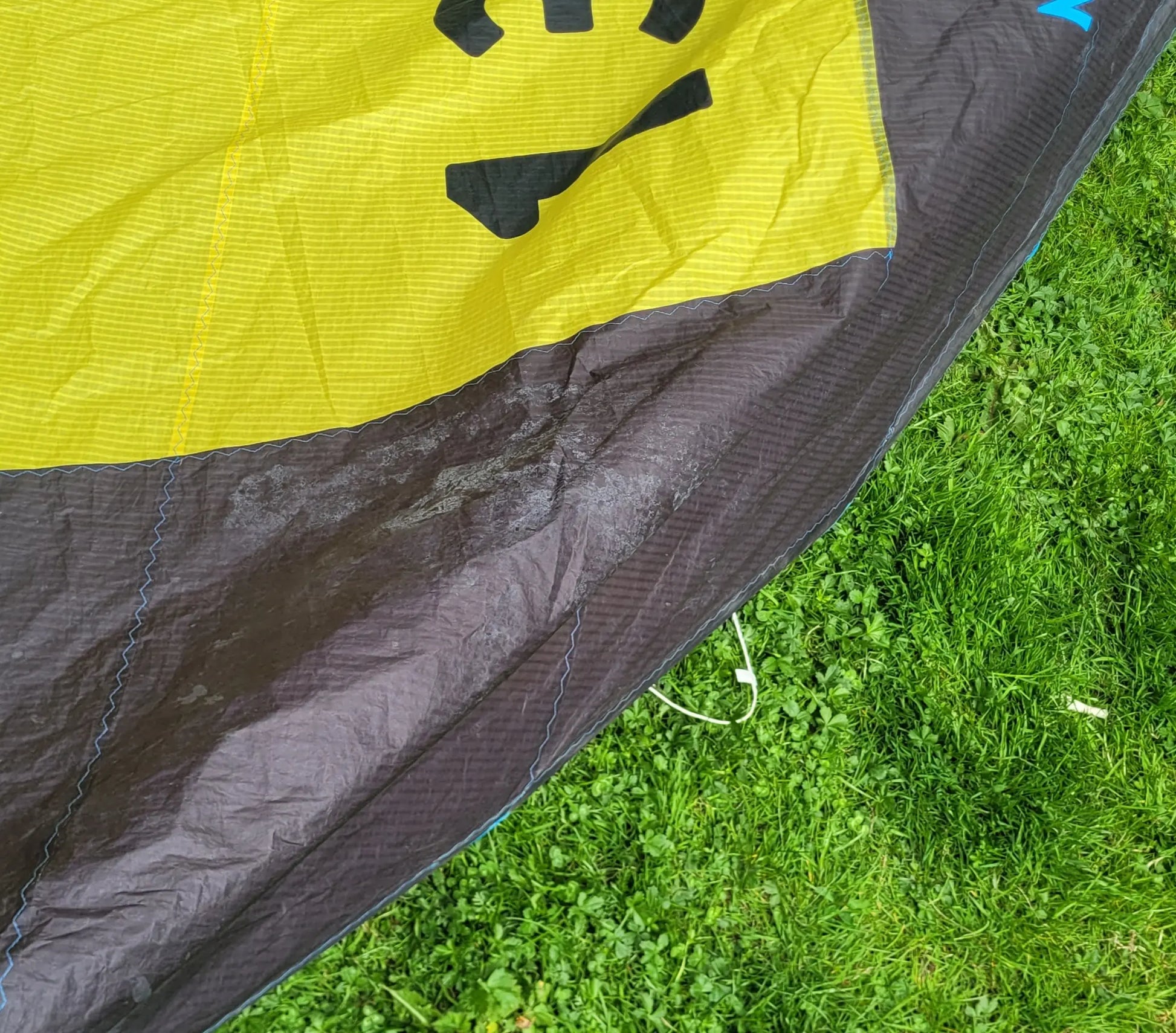 duotone-mono-13m2-kite-inklusive-bom-vingtipp-kiteboardcenter-kite-och-wingbutiken