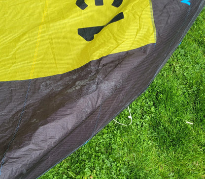 duotone-mono-13m2-kite-inklusive-bom-vingtipp-kiteboardcenter-kite-och-wingbutiken