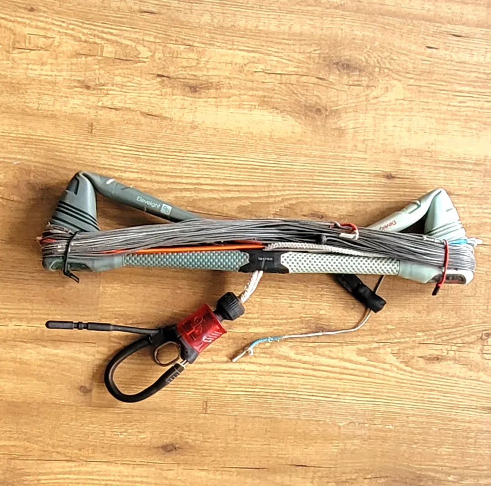 eleveight-rs-v4-kite-bom-med-linor-kitekboardcenter-kiteoch-wingbutiken
