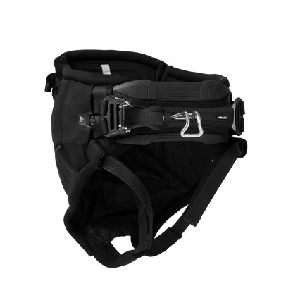 sittsele-mystic-driver-seat-harness-front