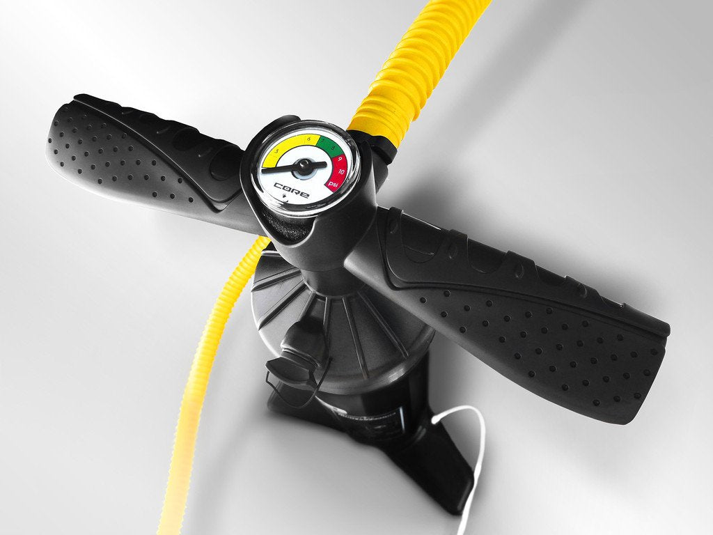 Mystic kite pump 2.3L med tryckmätare - KITEBOARDCENTER • KITE & WING BUTIKEN